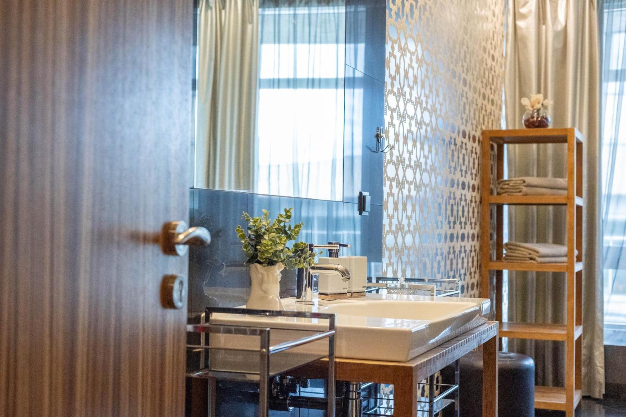 Royal Suites Whith Free Parking Ryga Zewnętrze zdjęcie