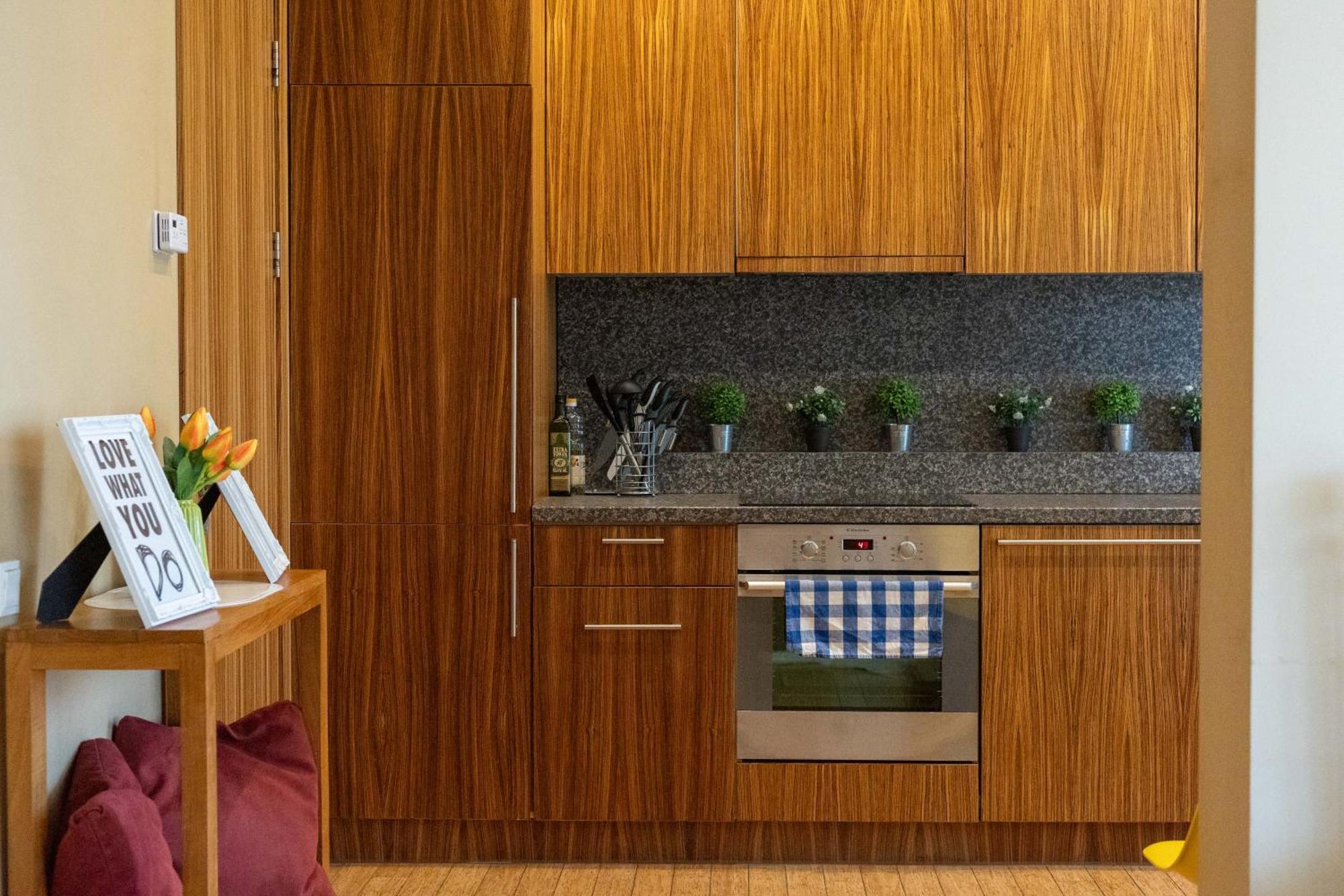 Royal Suites Whith Free Parking Ryga Zewnętrze zdjęcie